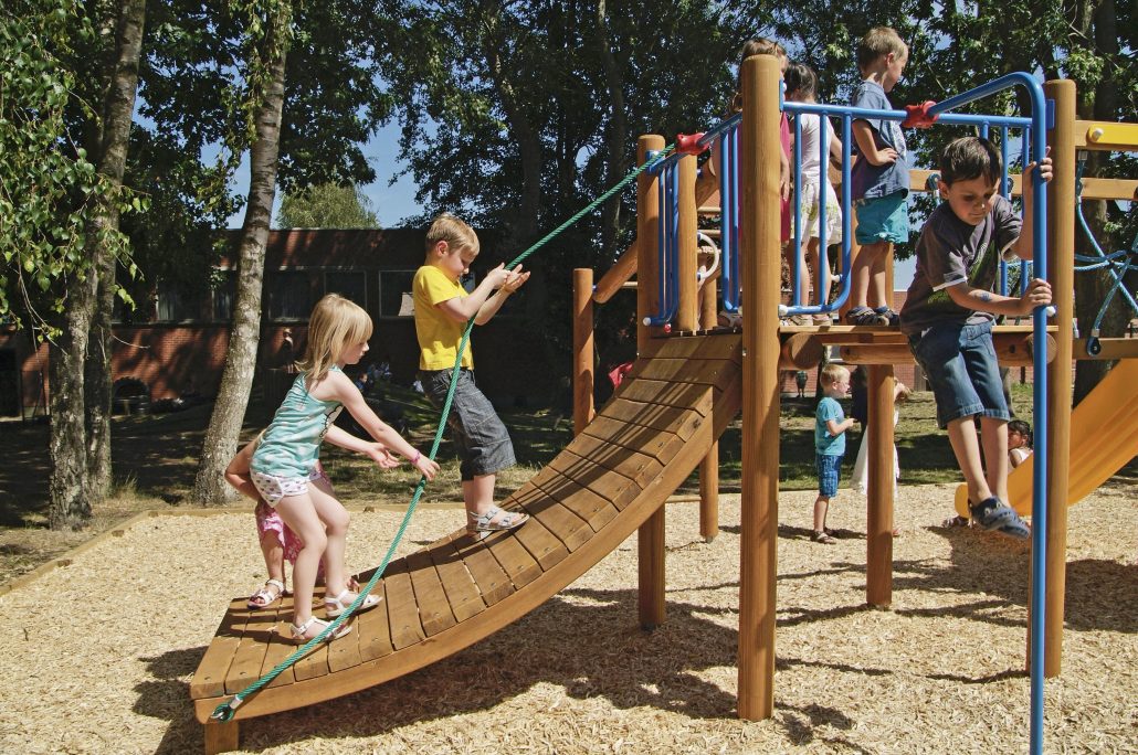 Spielgeraete_fuer_Kindergaerten - Crea-Play